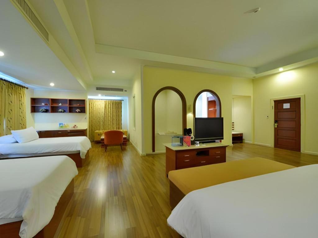 Hip Hotel
