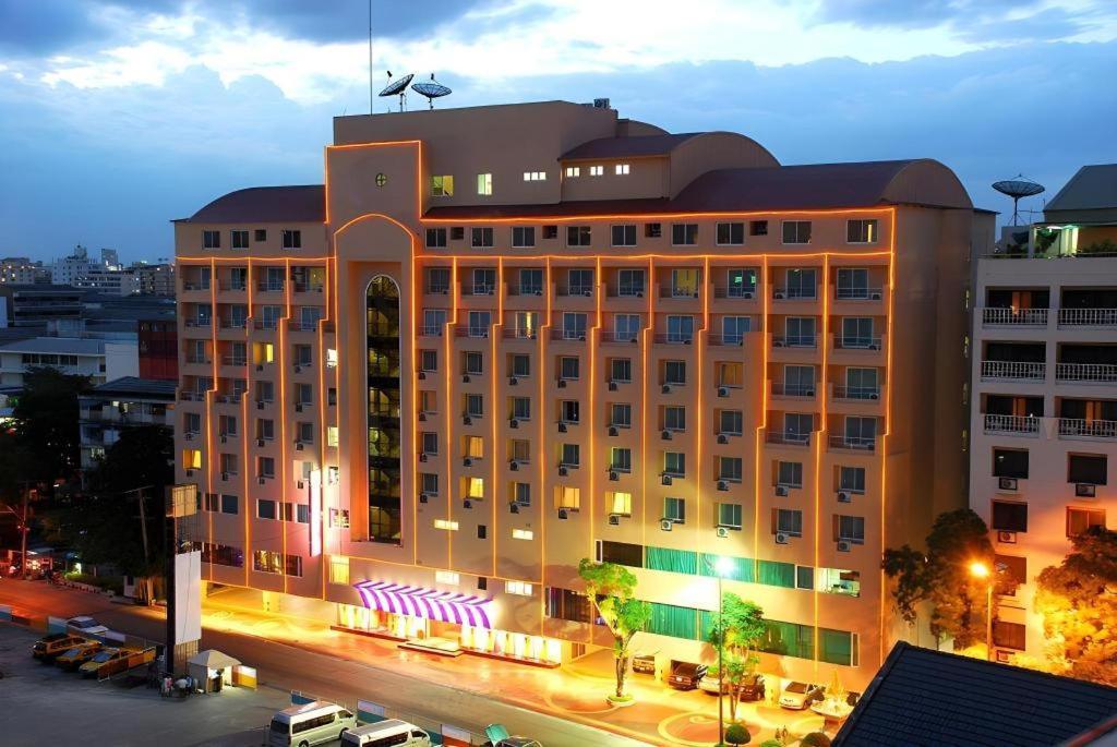 Hip Hotel 3*