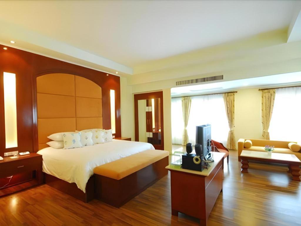 Hip Hotel 3*